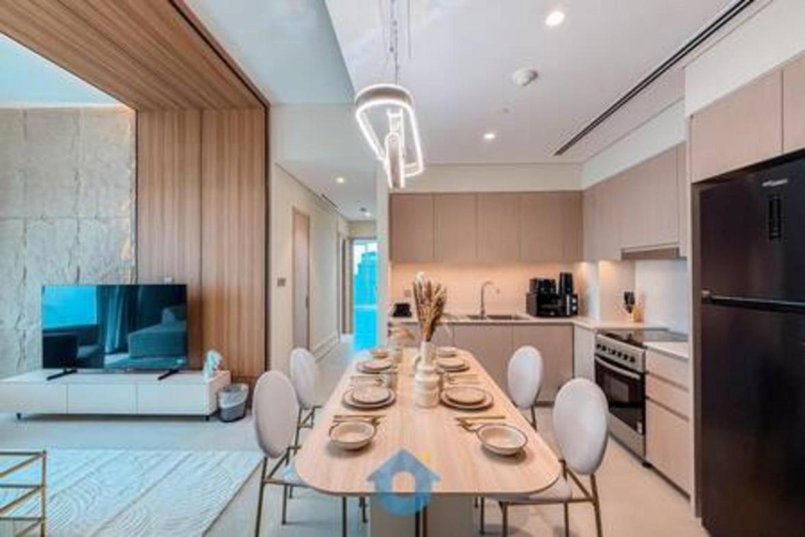 5610gr Sky-high Two Bedroom In Downtown *