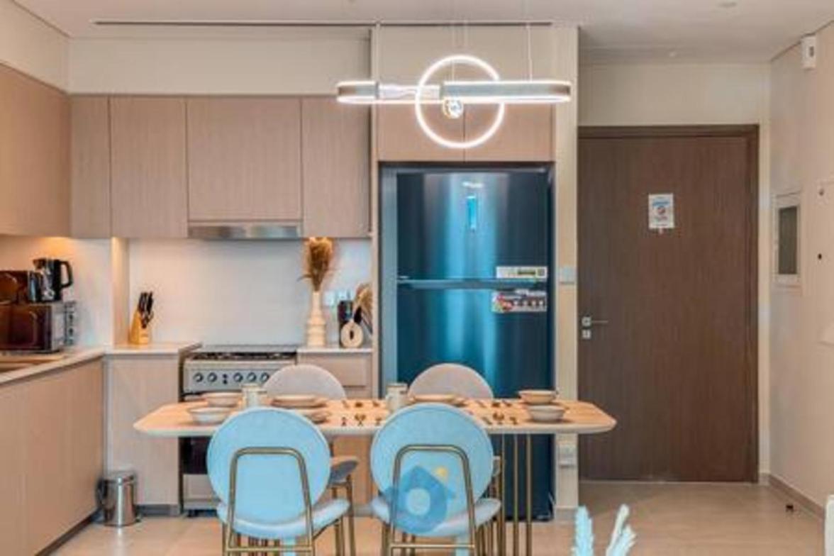 5610gr Sky-high Two Bedroom In Downtown Apartment