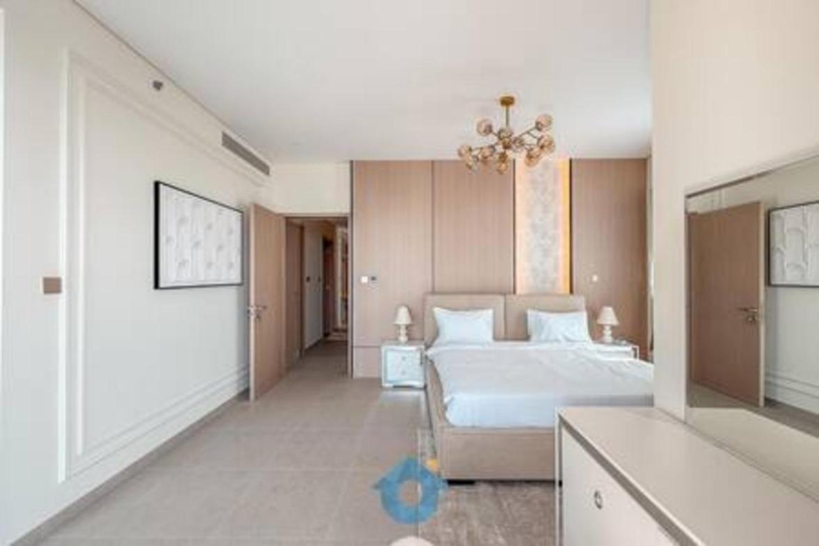 5610gr Sky-high Two Bedroom In Downtown Dubai