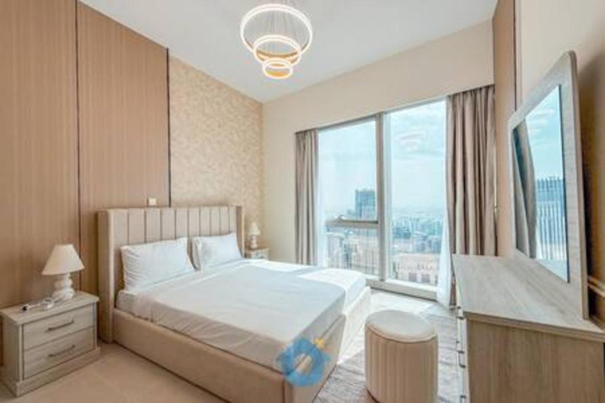 5610gr Sky-high Two Bedroom In Downtown