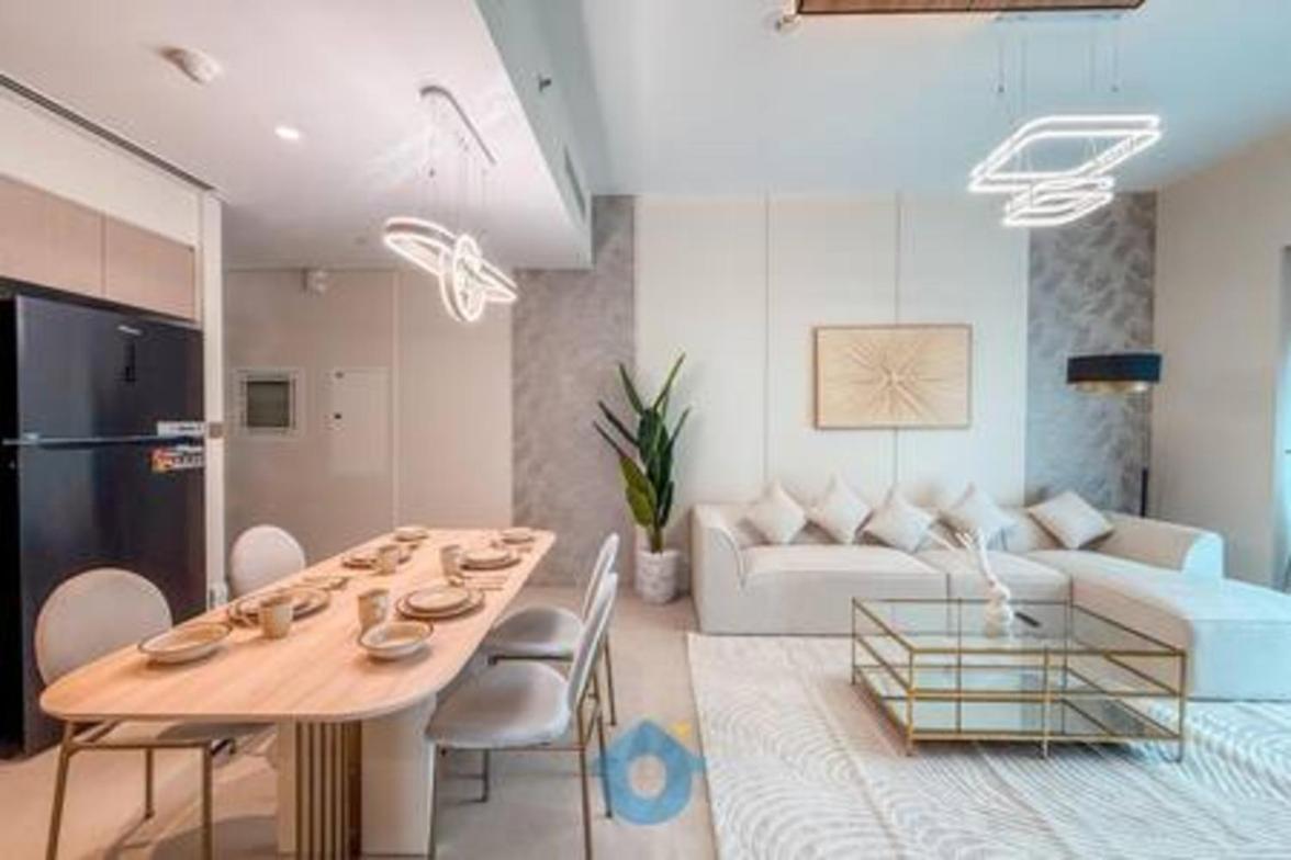 5610gr Sky-high Two Bedroom In Downtown *
