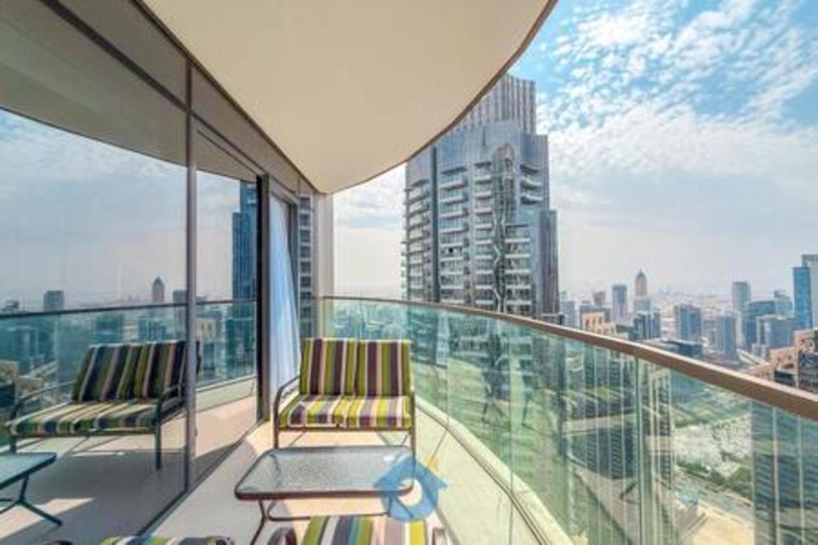 5610gr Sky-high Two Bedroom In Downtown Dubai