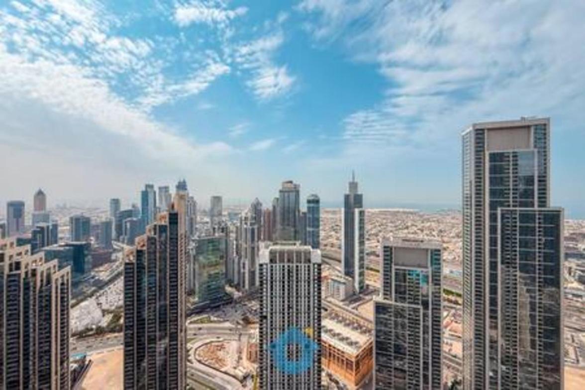 5610gr Sky-high Two Bedroom In Downtown